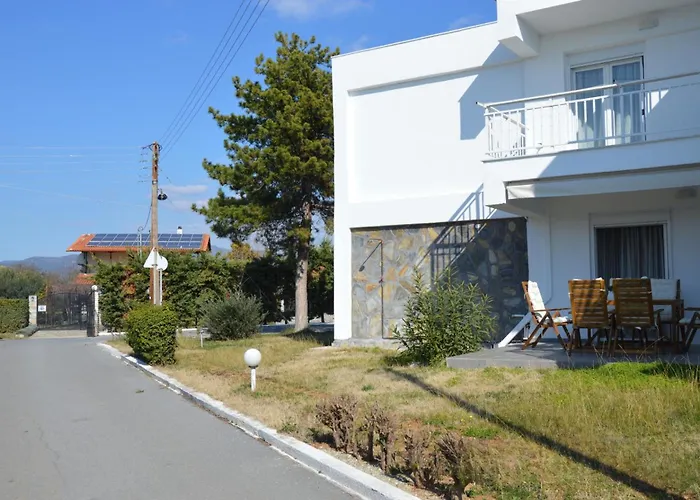 Kynthia's House Case de vacanță